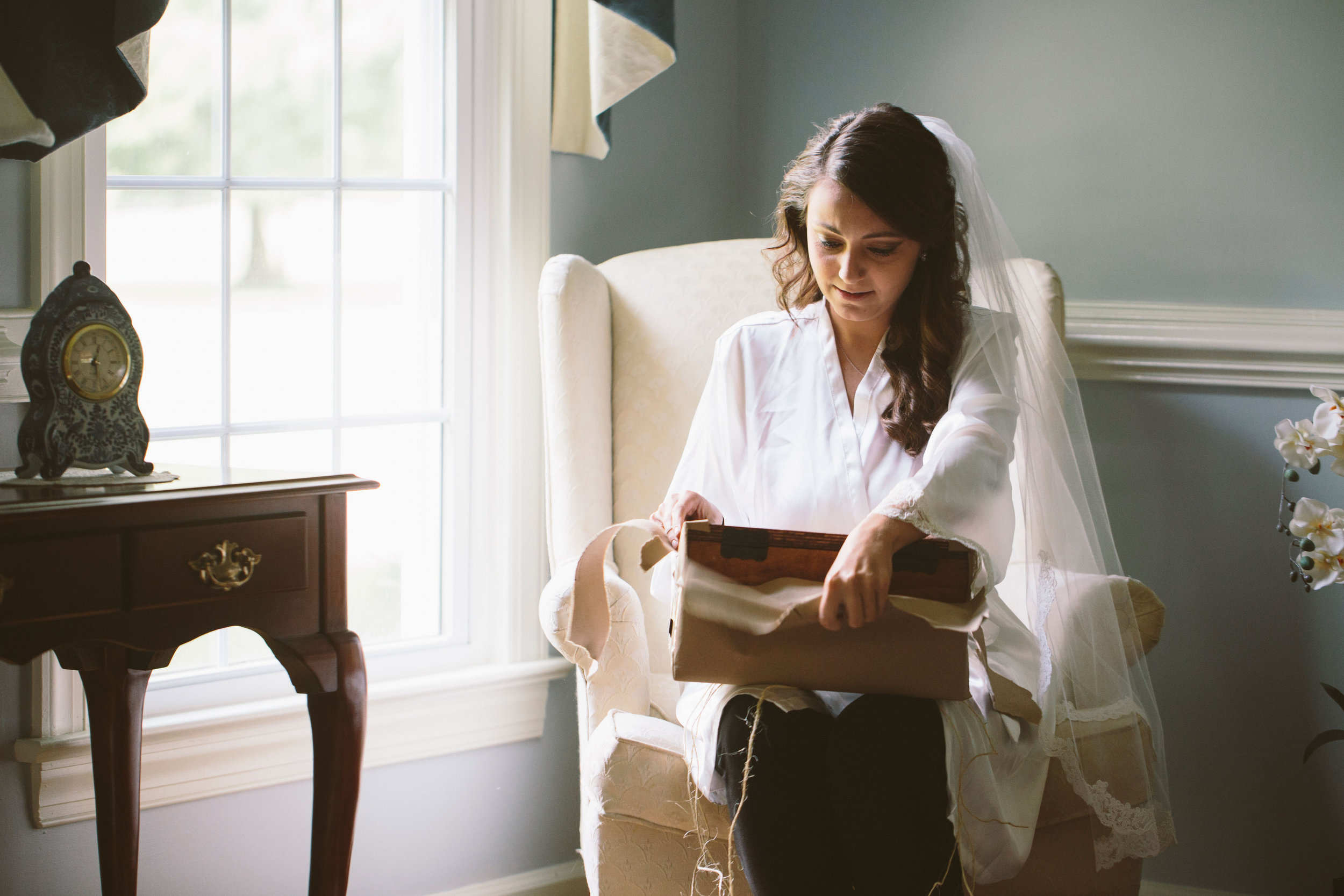 Katelyn captured this shot of Lauren and I love it. She is such a classic beauty!