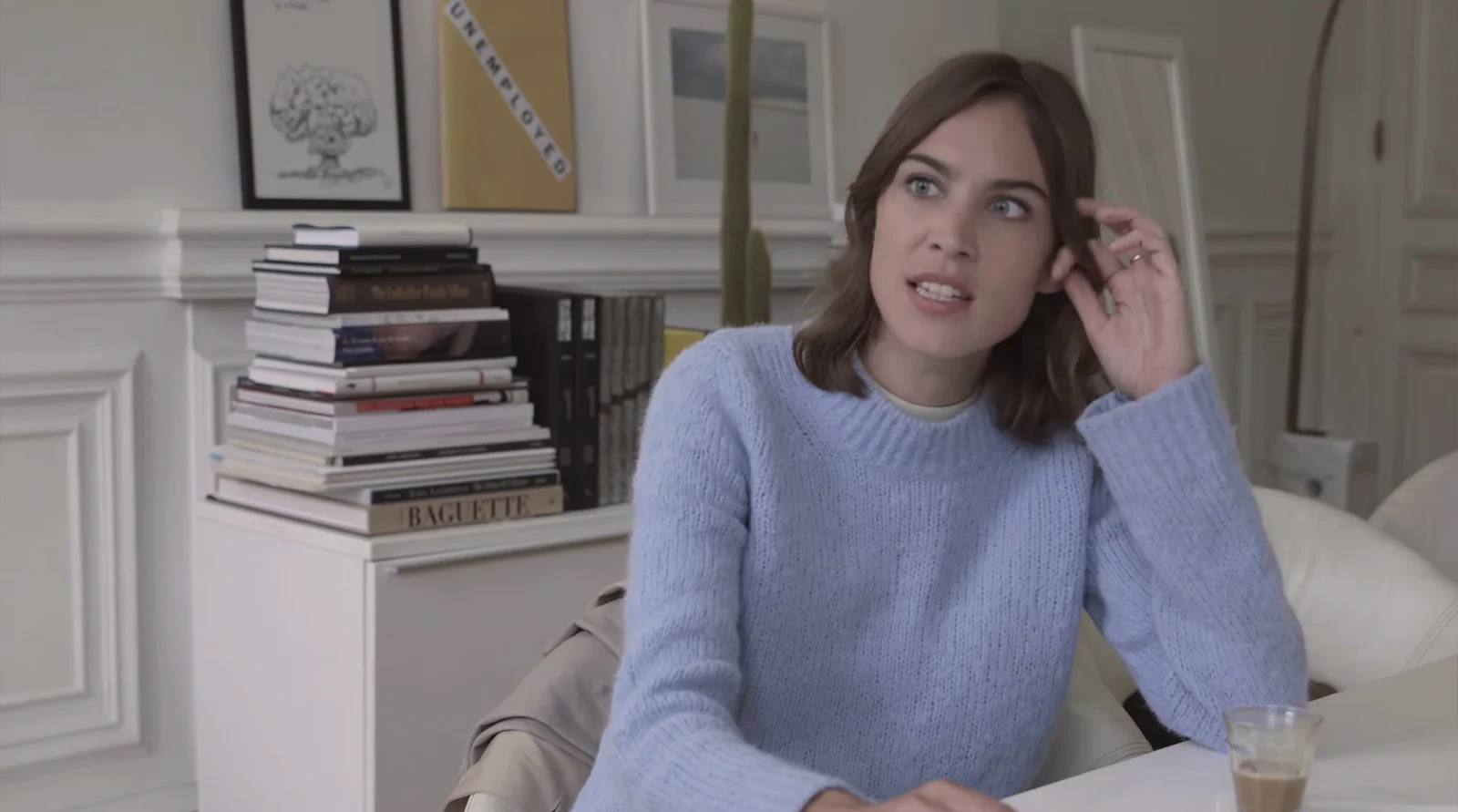 3-ALEXA_CHUNG_BRITISH_VOGUE_VIDEO.jpg