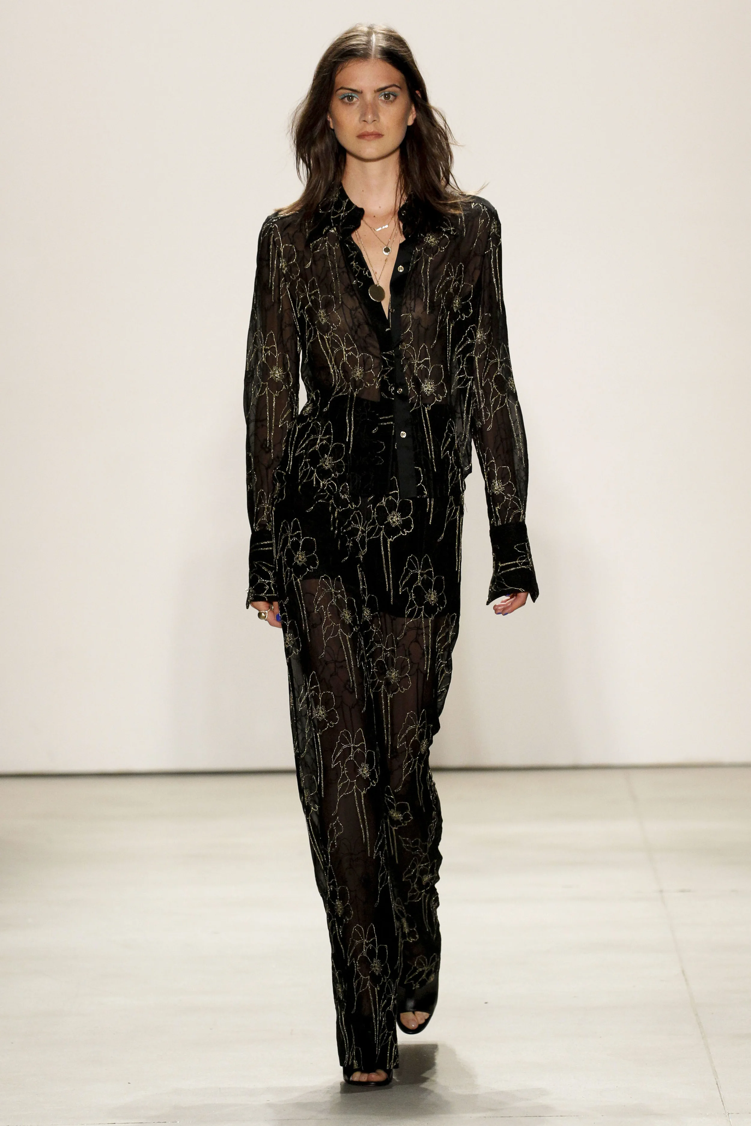 LOOK 22.jpg