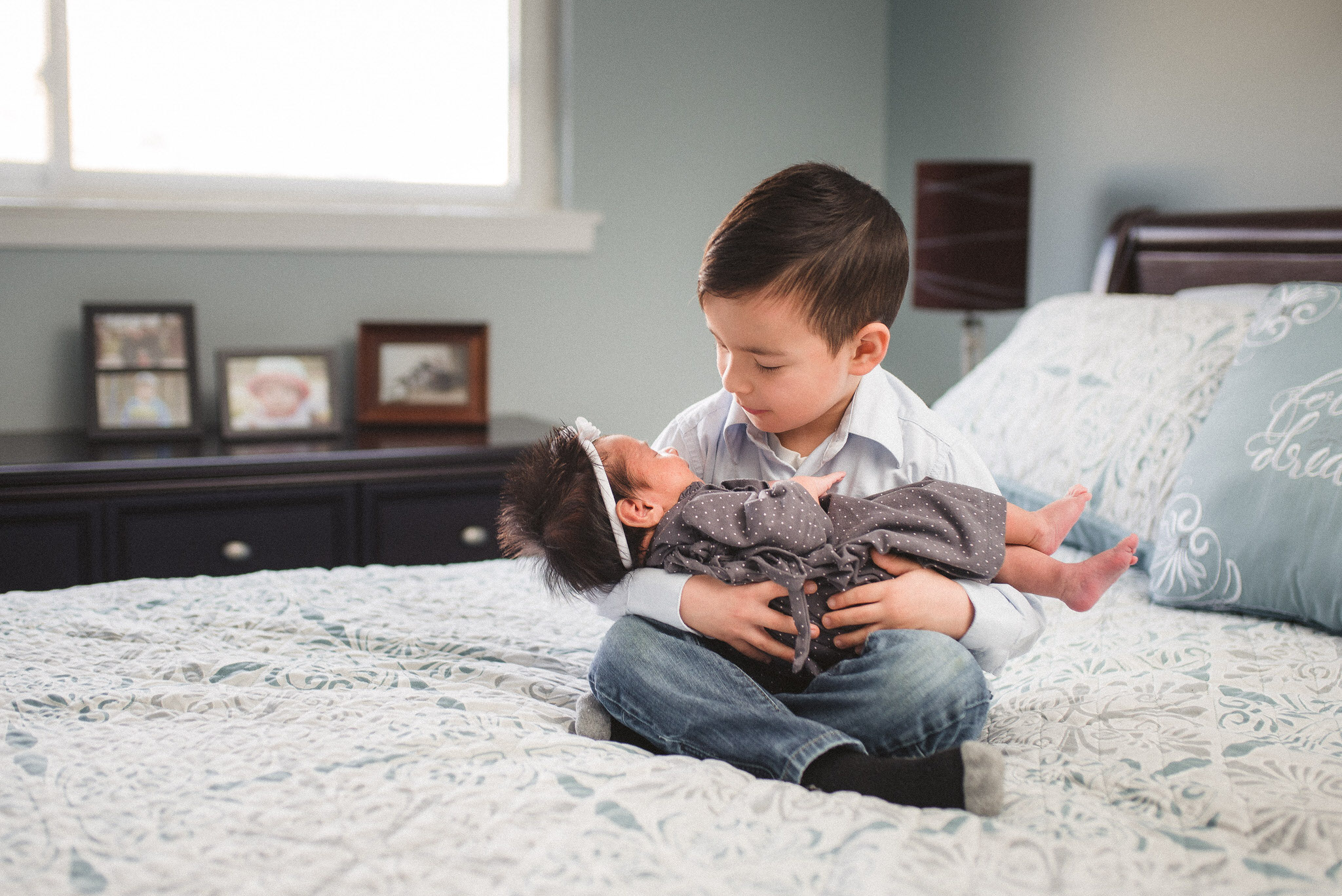In-home Newborn Photo Session in Brampton | Eneira Photography