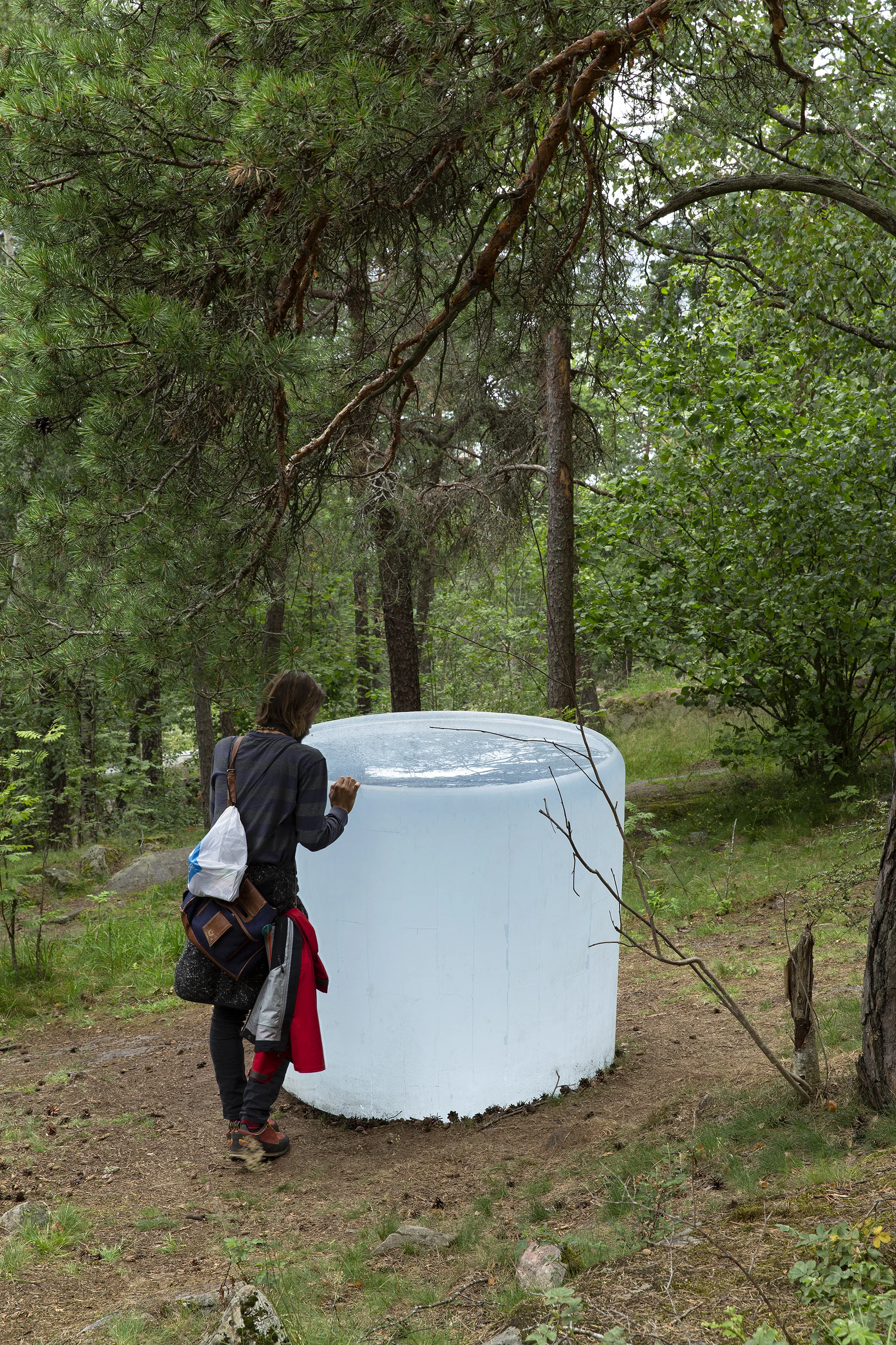 Roni Horn - Air Burial (Oslo) Ekebergparken, Oslo, 2019 © 2019 Roni Horn - Courtesy of the artist