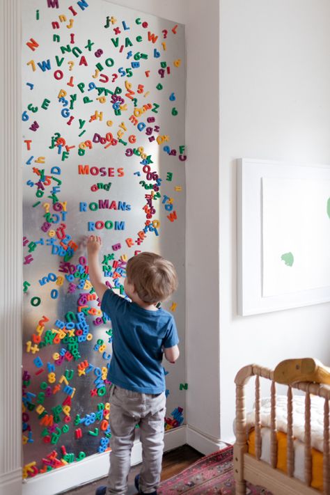 Learning should be fun. With this light metal board attach on the wall and a bucket of letter magnet´s you will accelerate your child´s reading and writing abilities.