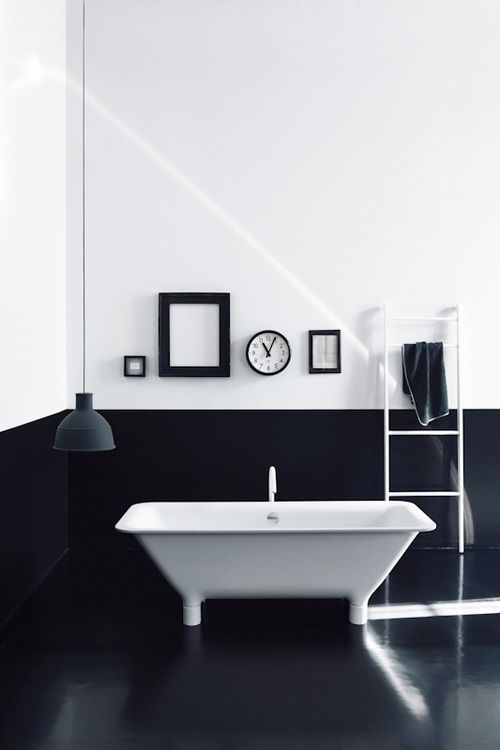 Make a fantastic floor with lacquer and keep it clean and graphic at the same time.