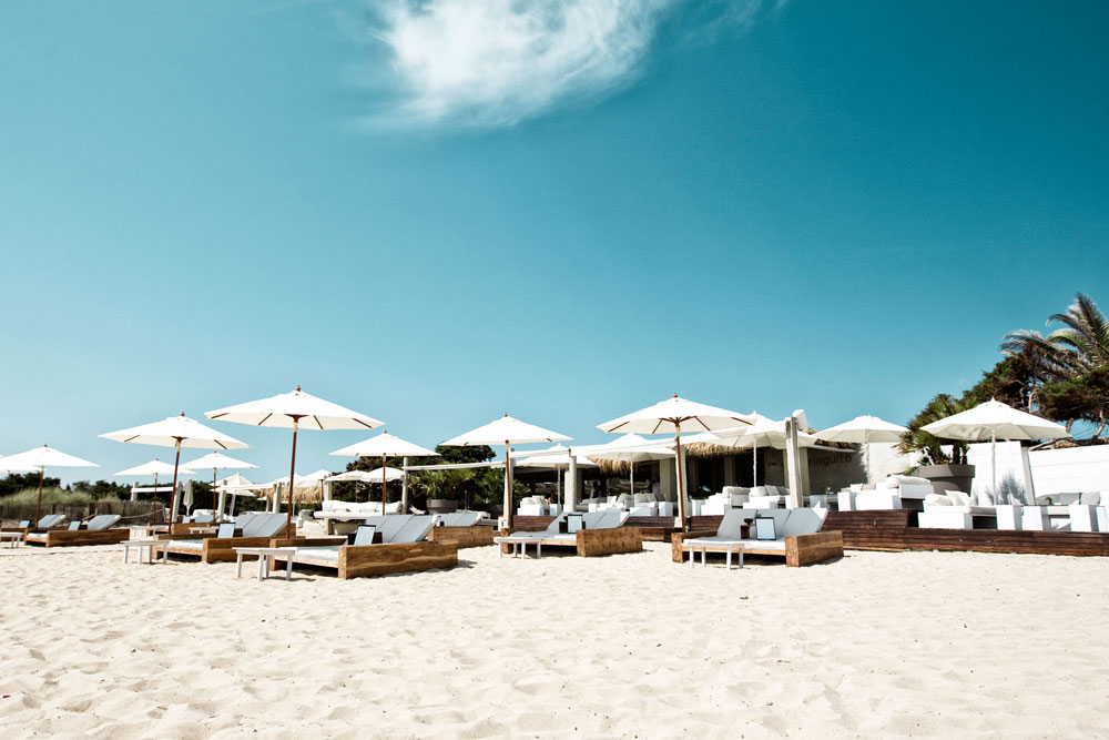 Es Cavallet , the beach where you can relax without too much action going on.