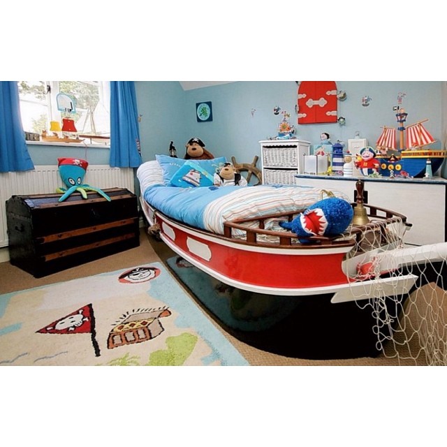 Are you having a dream of creating a great sailer maybe this could help.