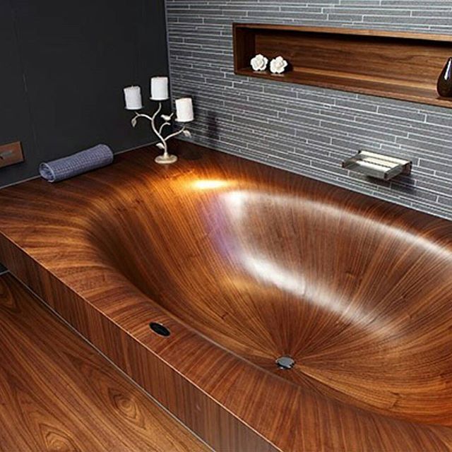 Complete with cabinet maker masterpiece in wood. 