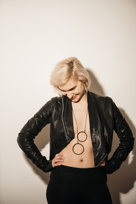 CIRCLE OF FRIENDS silk edition