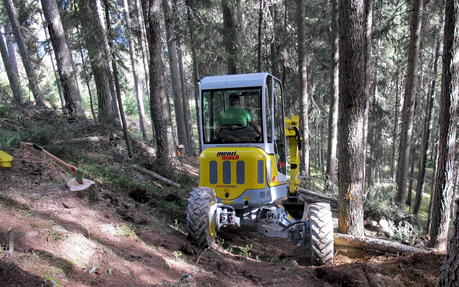 ridable_trailbuilding_Gerlos_2014-menzi01.jpg
