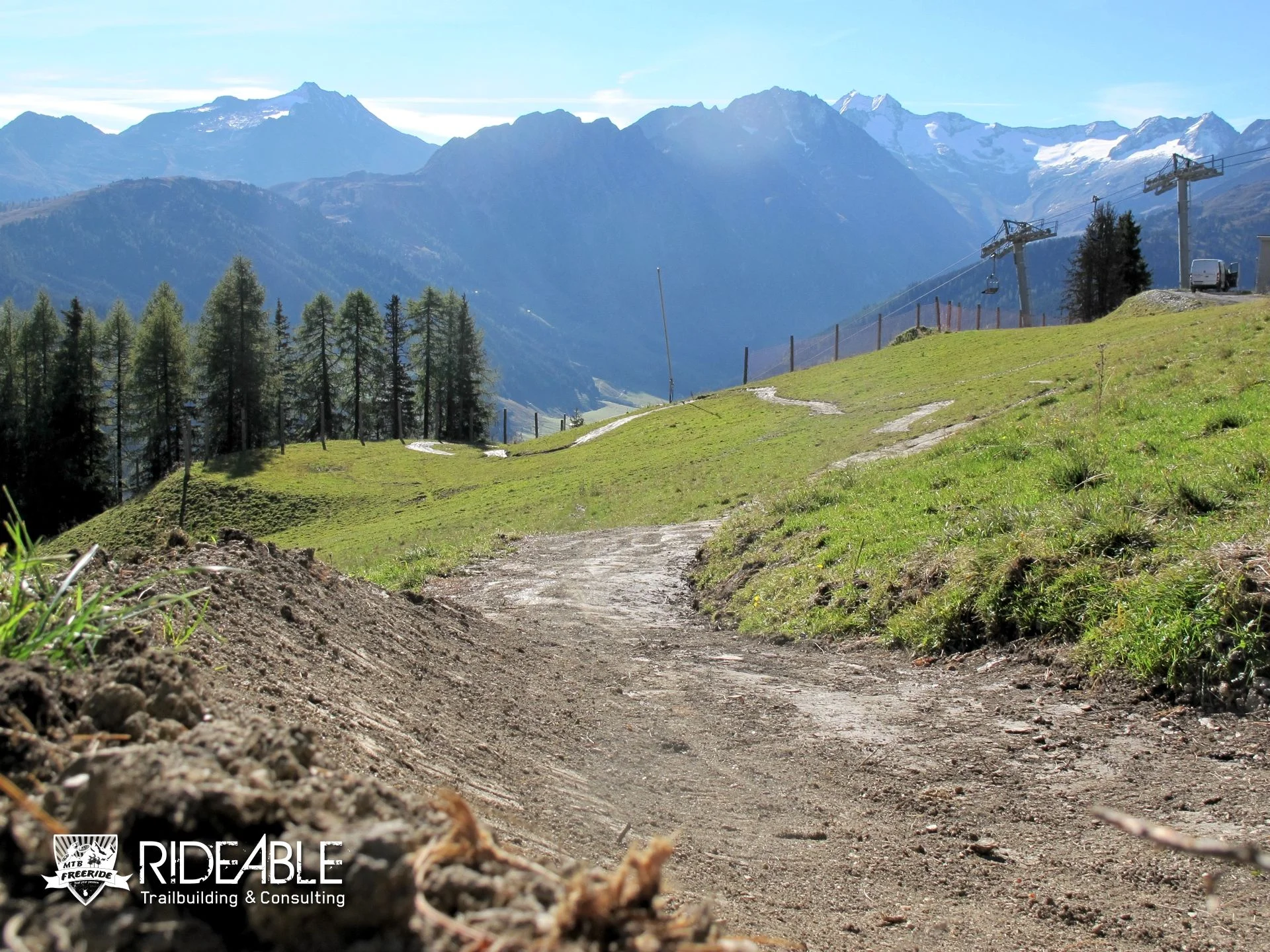 ridable_trailbuilding_Gerlos_2014-104_logo.jpg