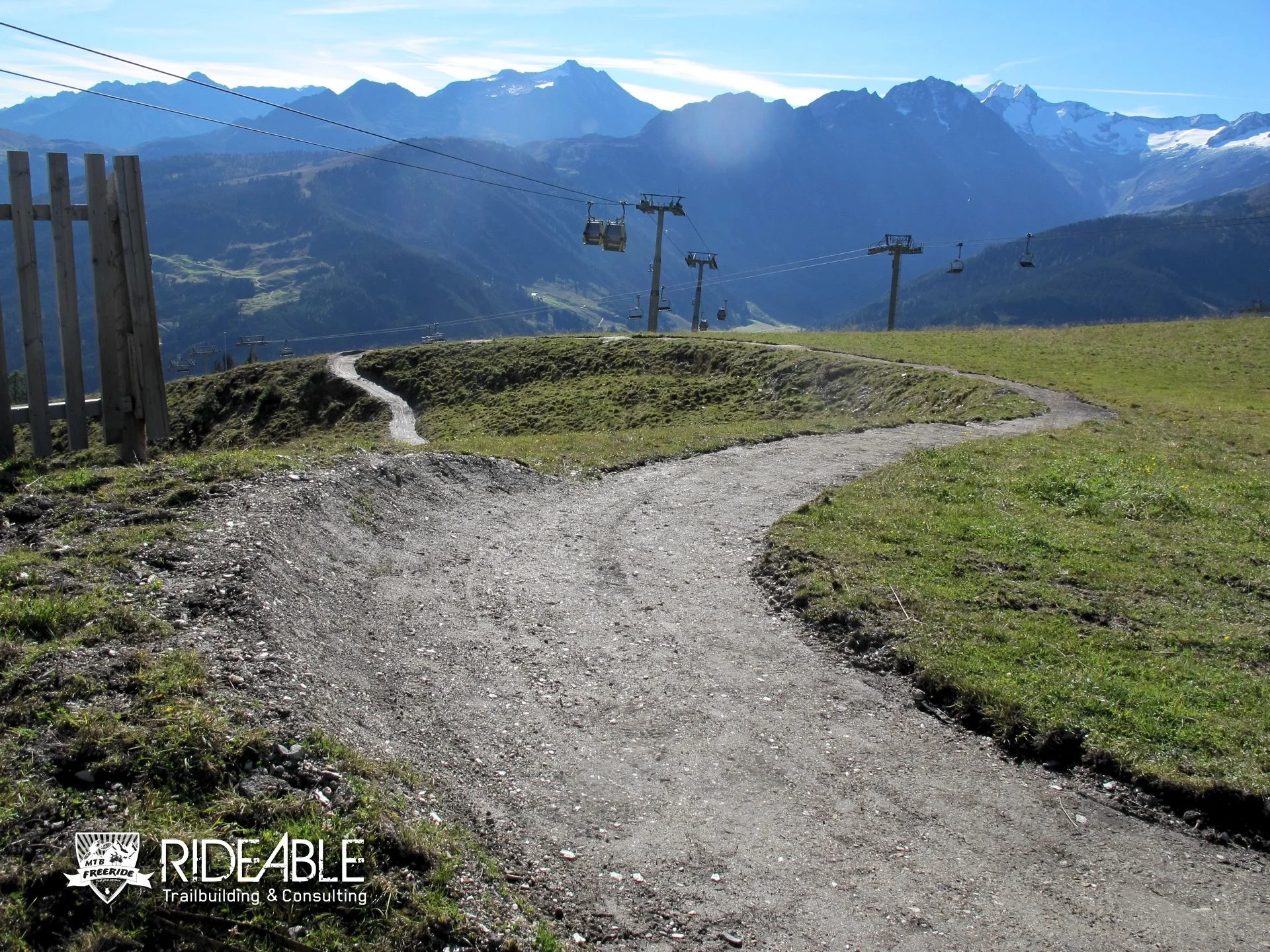 ridable_trailbuilding_Gerlos_2014-107_logo.jpg