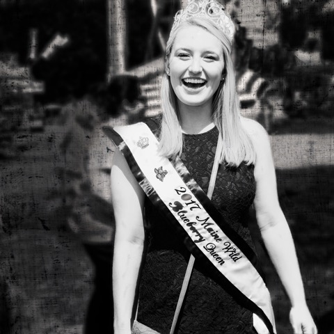 Faces in the Crowd: The Beauty Queen (c) Joyce Saler