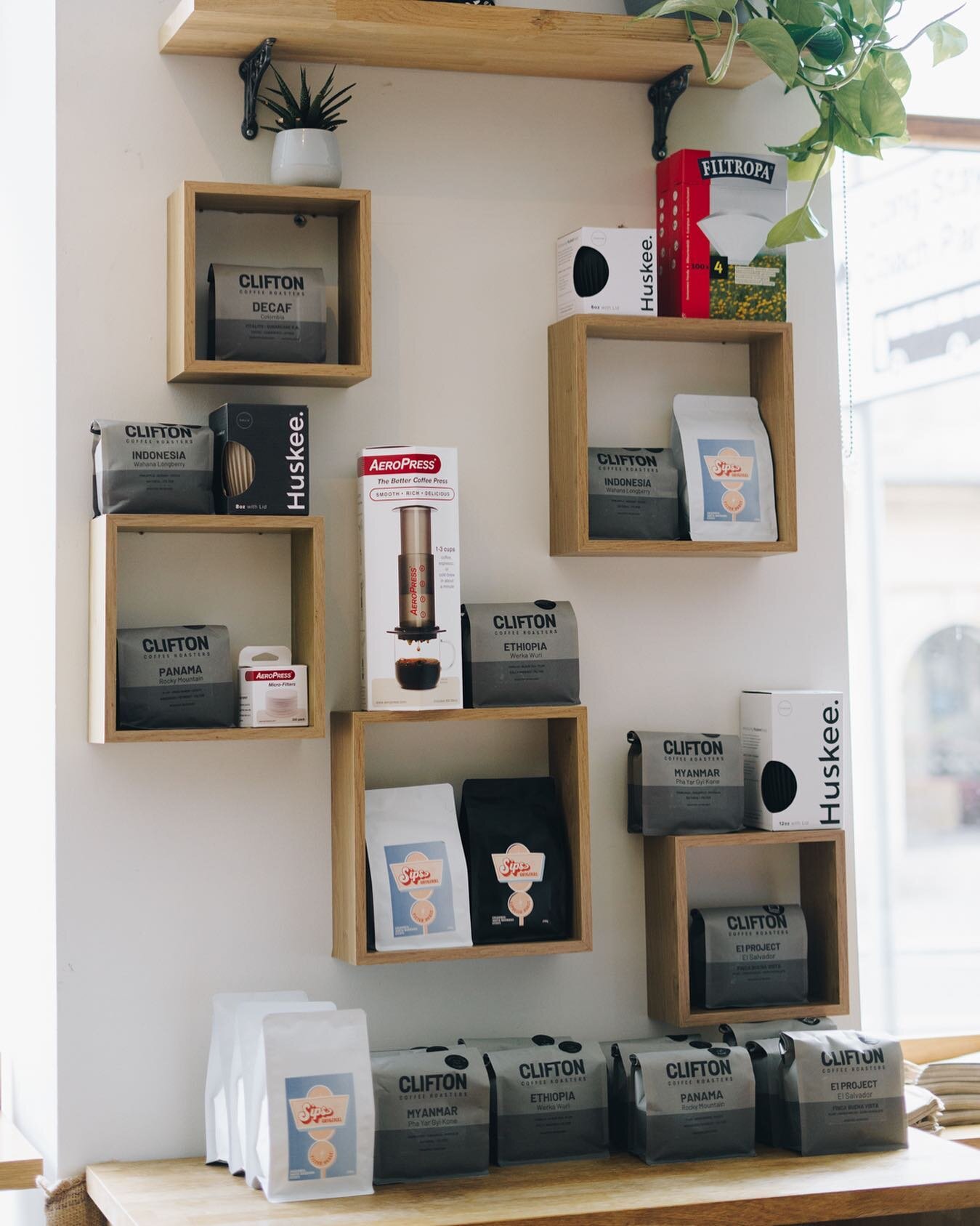 Fully stocked with some yummy coffee! Plenty of options available from @cliftoncoffee ✨🔥
Our personal fave is their incredible Rocky Mountain - Panama 🙌🏻🤌🏻

We also have the delicious Colombian coffee from @sipsandslides.bath 👌🏻🙌🏻

Every bag