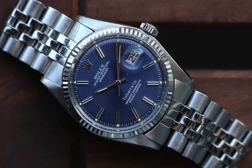 1601 blue dial