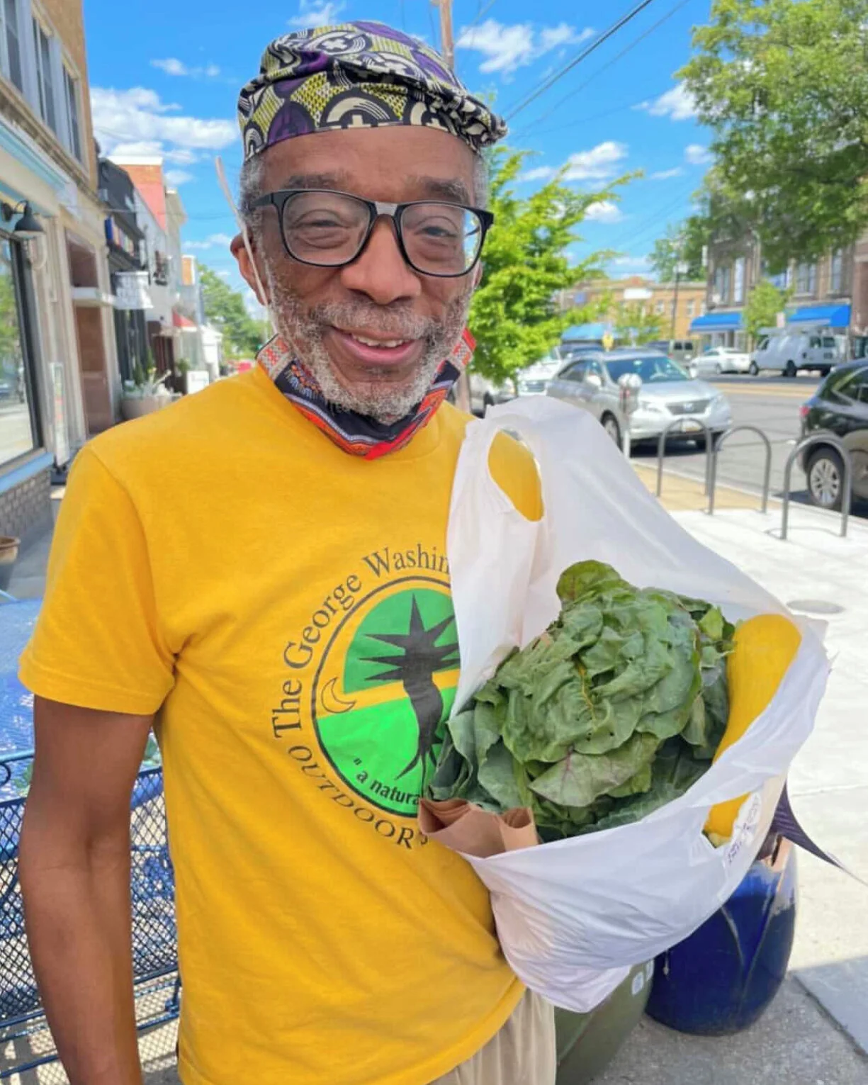 Dreaming Out Loud Farmer's Market ＋ Our smiling neighbors = a VERY good Wednesday at GFM!⁣⁣
⁣⁣
@doldc is here in front of the store in #ward5 til 6pm with a bounty of fresh food for you! Come check it out! 🥒🌶️🥦🥬🍈🥭