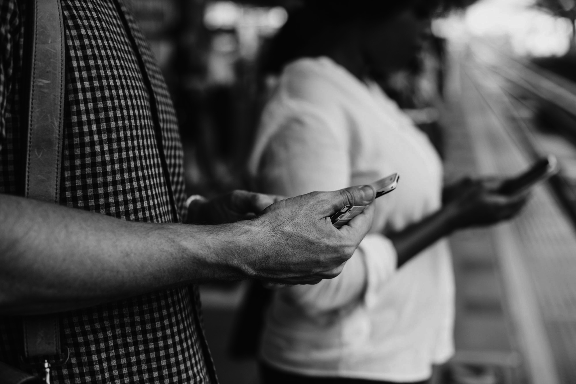 blur-cellphone-communication-1391404.jpg