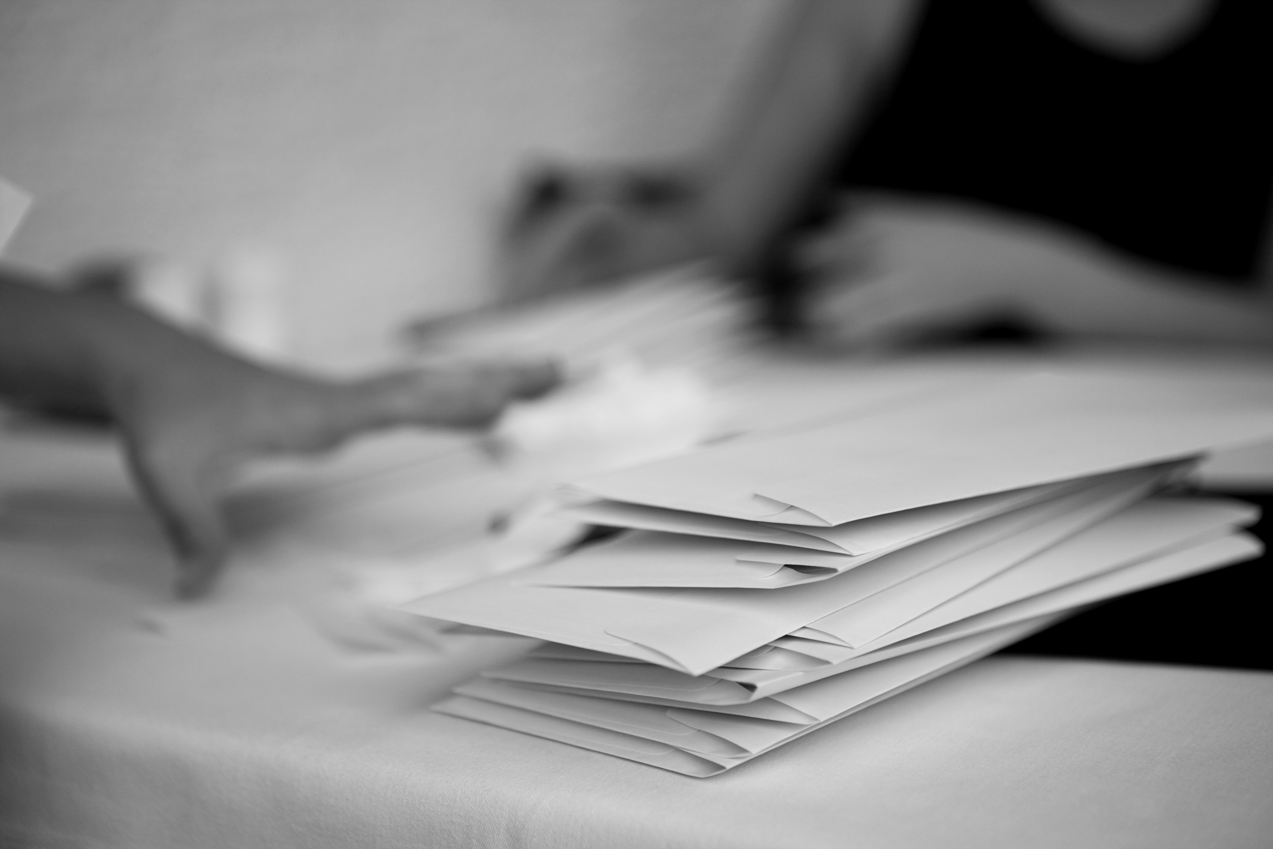 Covenir-image-envelopes-bw.png