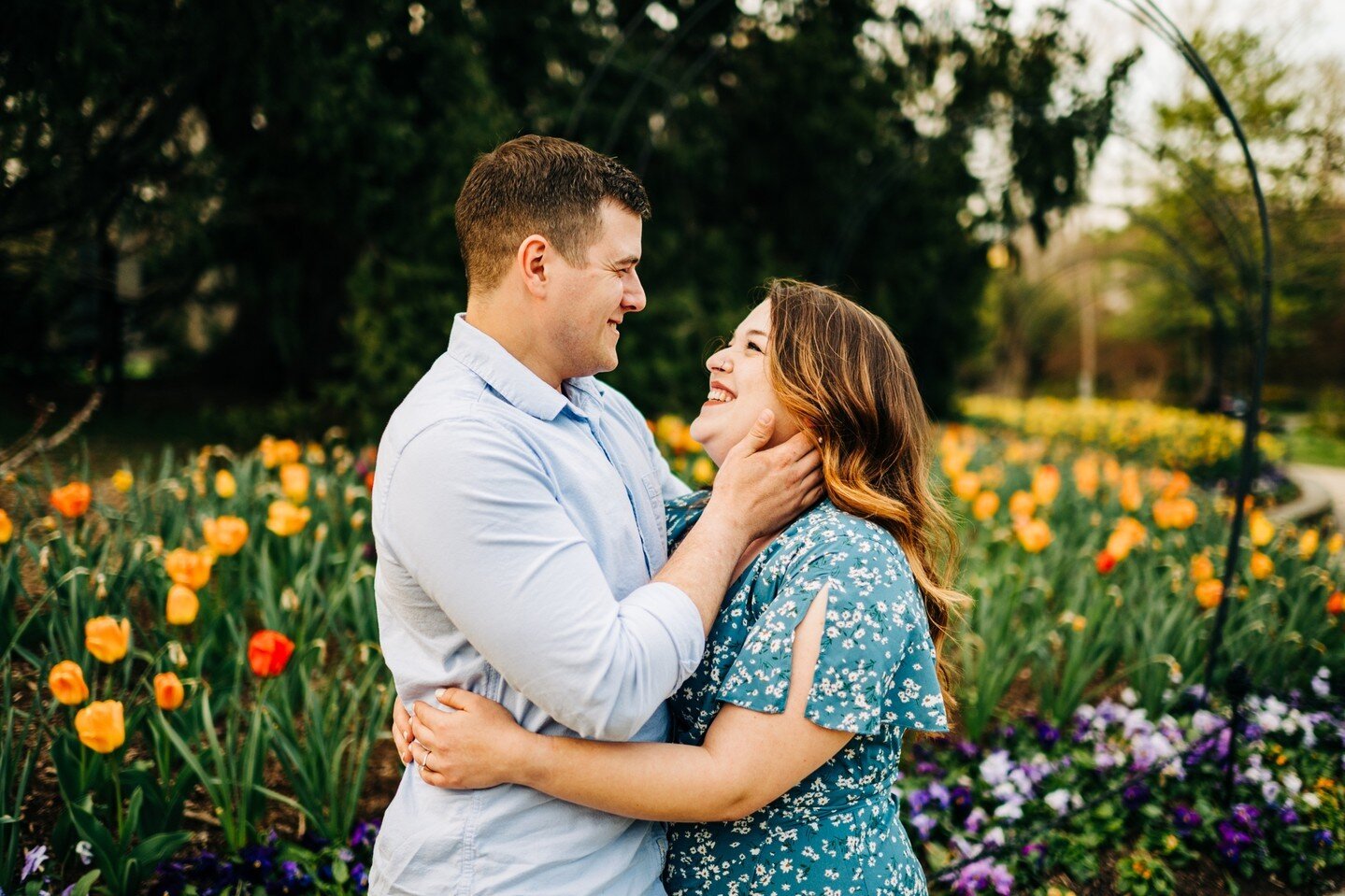 Donnie and his allergies may disagree but I was *thrilled* to be surrounded by flowers for their engagement photos last night! Can't wait to celebrate with these two in one month for their big day 💕