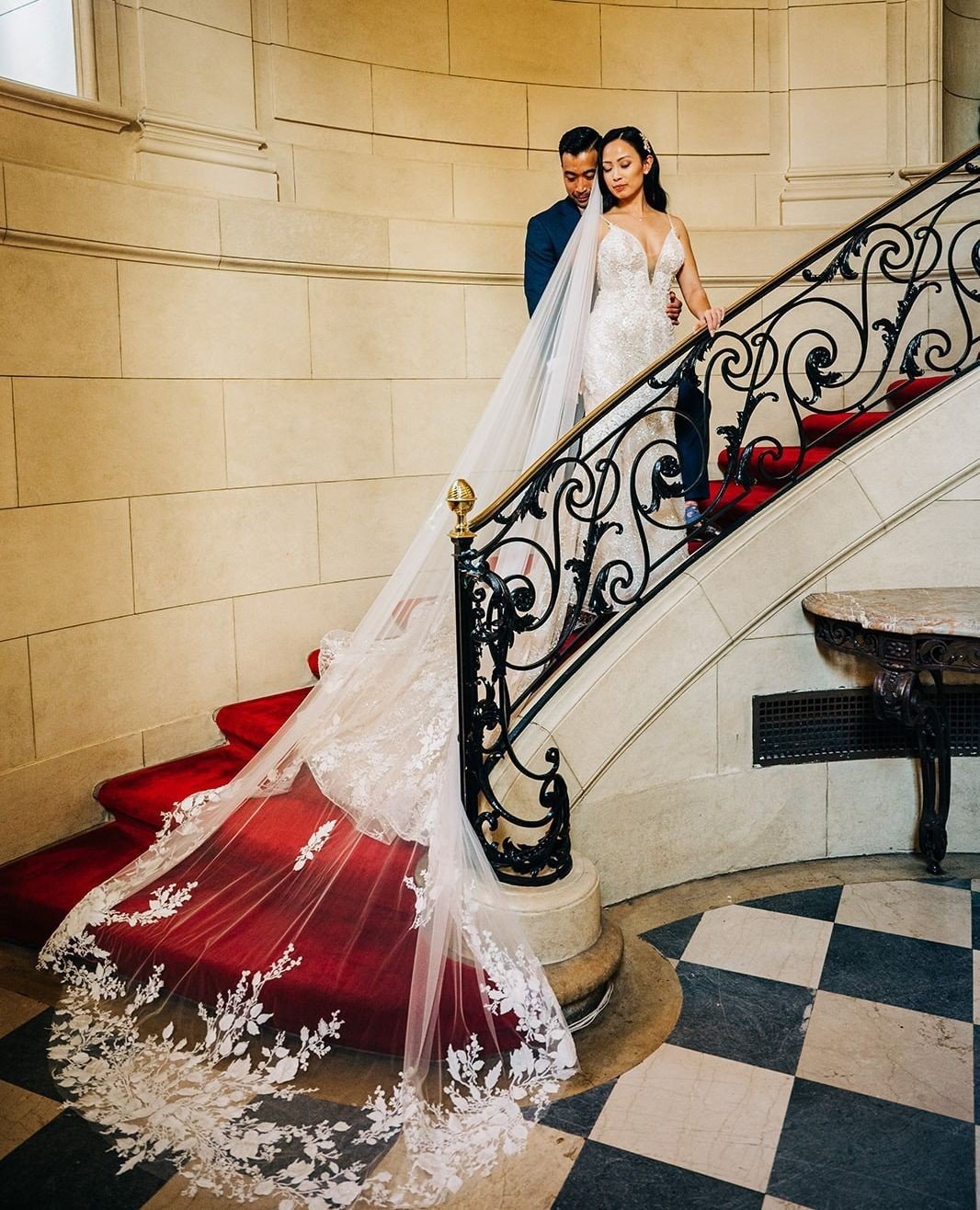 Forever obsessed with the front stairwell (and everything else) at @meridianhouse ⁠
⁠
generally just obsessed with this DC wedding venue overall!