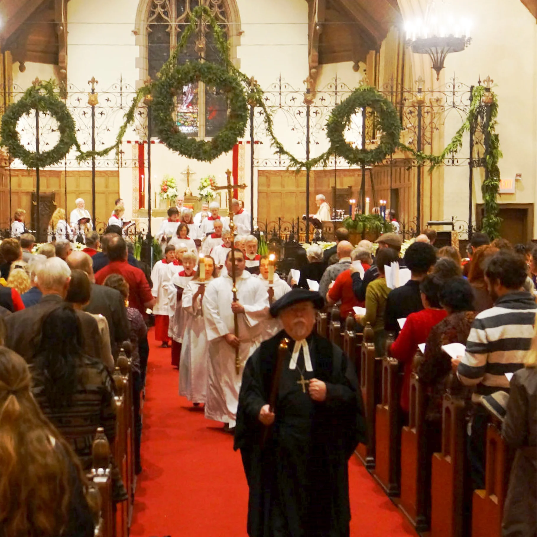 ChristmasWVerger.jpg
