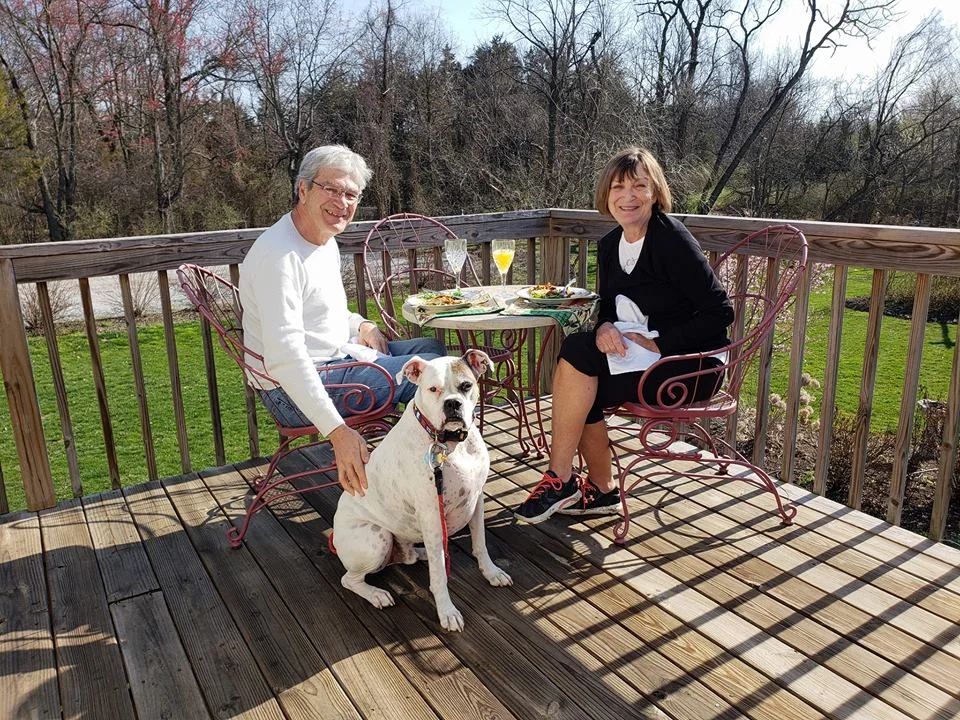  Your dog is part of your family. Have your honeymoon breakfast in your room or on the deck with your dog. 