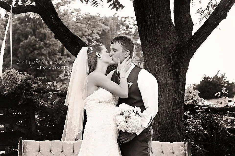 June Wedding at Battlefield B&B in Gettysburg, PA - Photos by Kelly Brewer Photography - https://www.facebook.com/profile.php?id=100063488205136