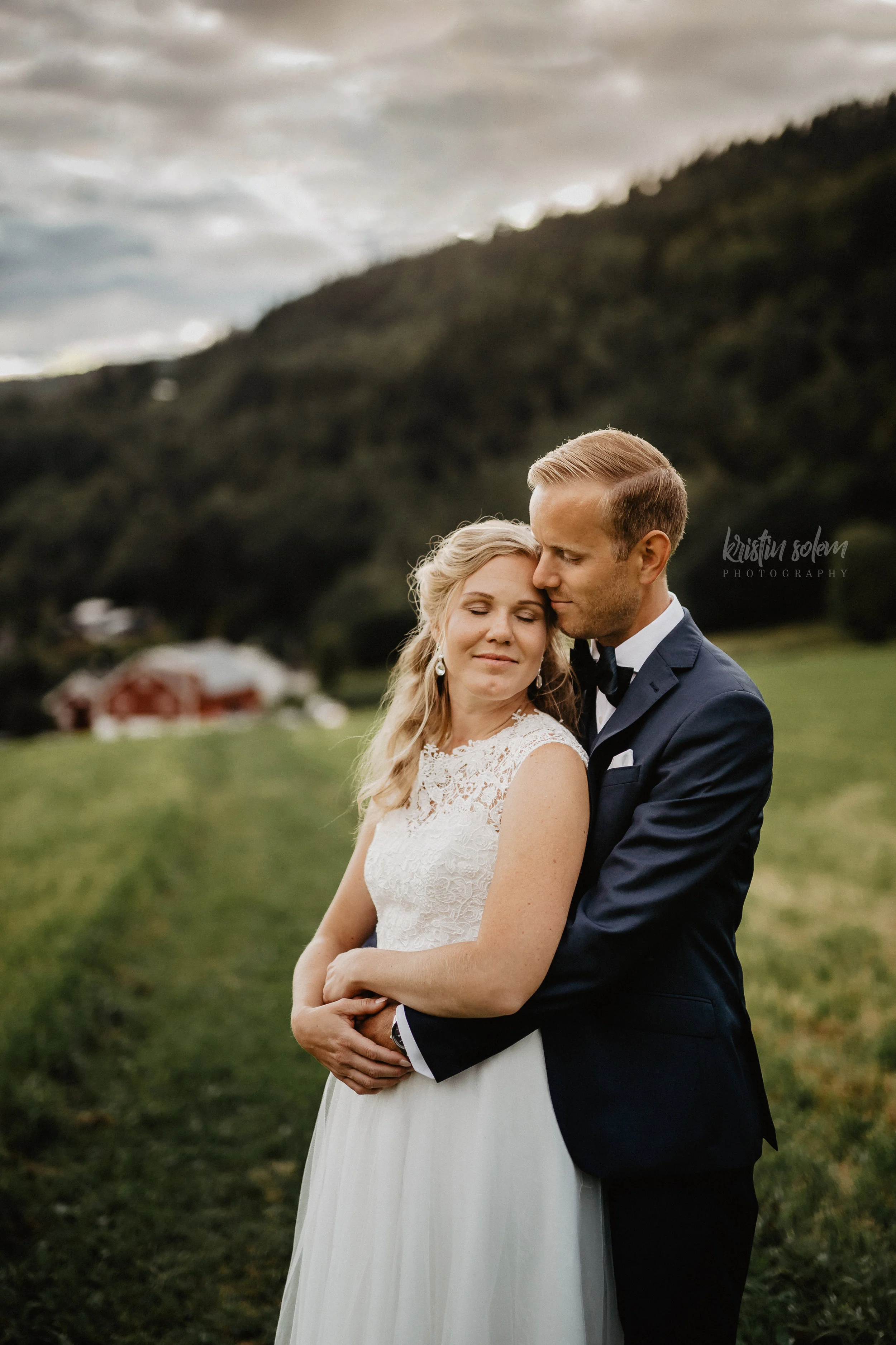 Fotograf-Kristin-Solem_Silje-og-Johan-(708-of-860)_logo.jpg