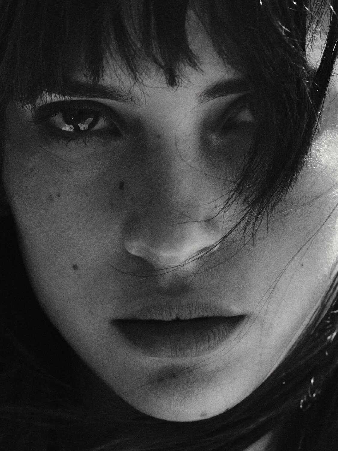 FLAUNT - ADRIA ARJONA