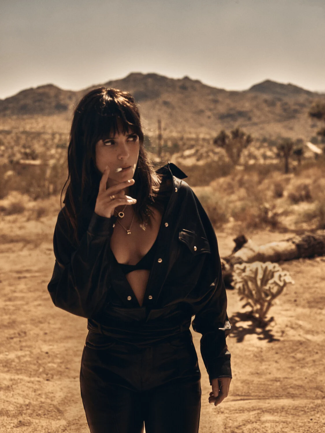 FLAUNT - ADRIA ARJONA