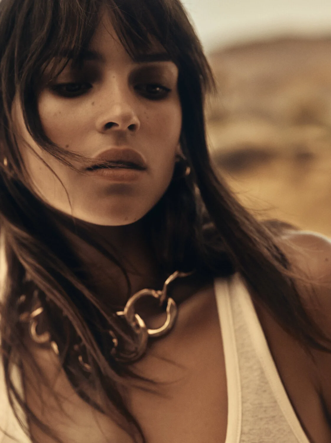 FLAUNT - ADRIA ARJONA