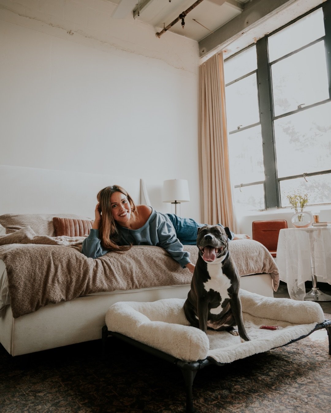 Diana and her sweet pack consisting of Eliza and foster pup Teddy (both are @lifelineanimal specials) invited me into their beautiful home for another @litnerdeganian calendar session. Were they wild because a stranger walked in? Yes! Did we still ca