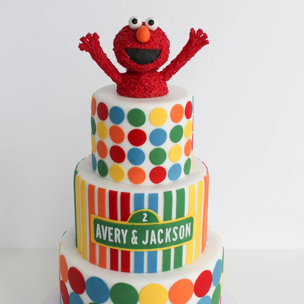 Elmo tiered cake_032-3.jpg