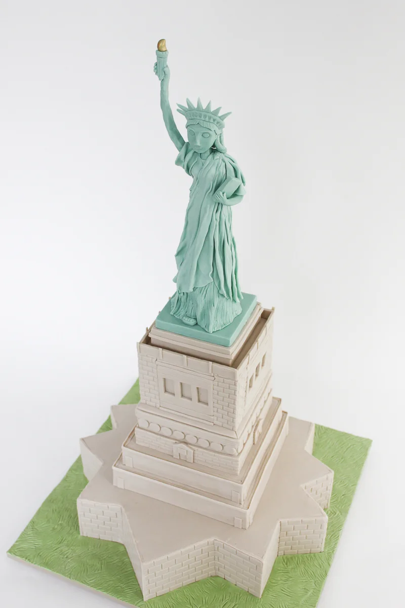 Statue of Liberty Cake_201-2.jpg