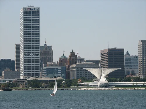 20091101184816!Milwaukee_skyline.jpg