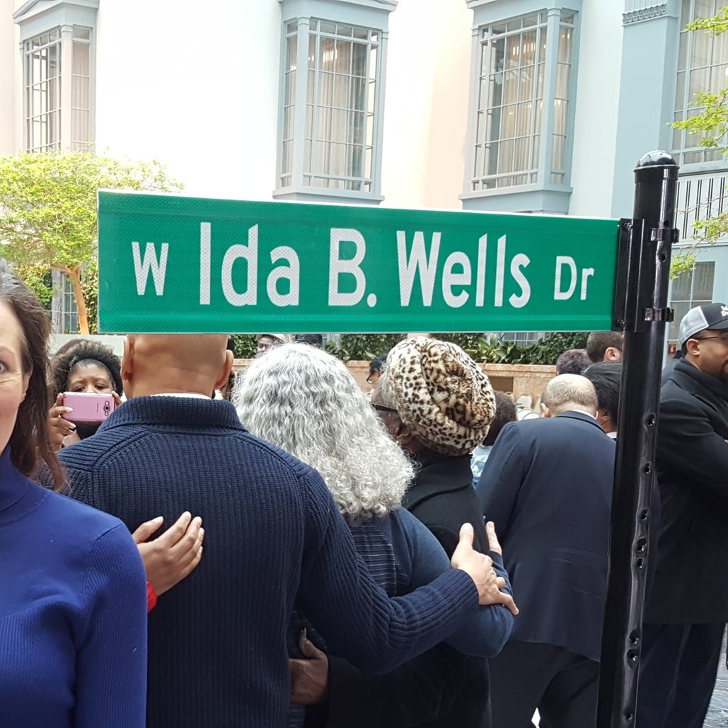 20190211_ida%2Bb%2Bwells%2Bdr%2Bunveiling_Linda%2BZabors_honorary%2Bchicago.jpg