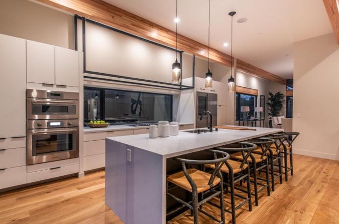 667 springer terr kitchen1.jpg