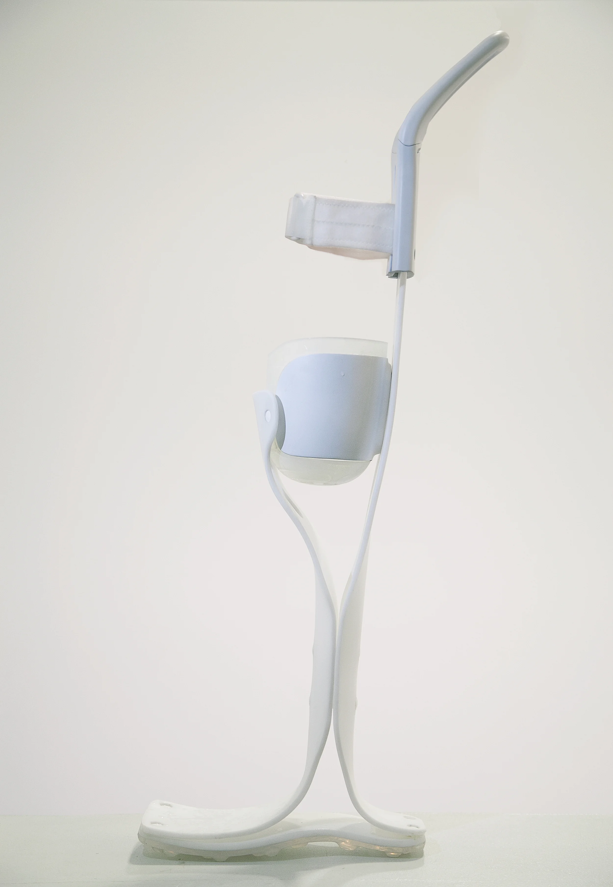 Lytra shower prosthetic leg — Harry Teng