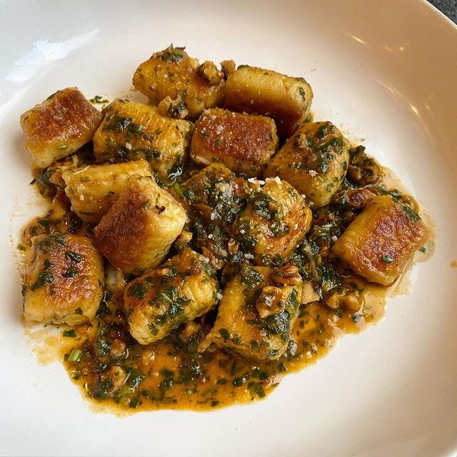 homemade potato gnocchi with rosemary walnut pesto
.
potatoes | flour | eggs | rosemary | basil | walnuts | butter | parm | salt &amp; pep