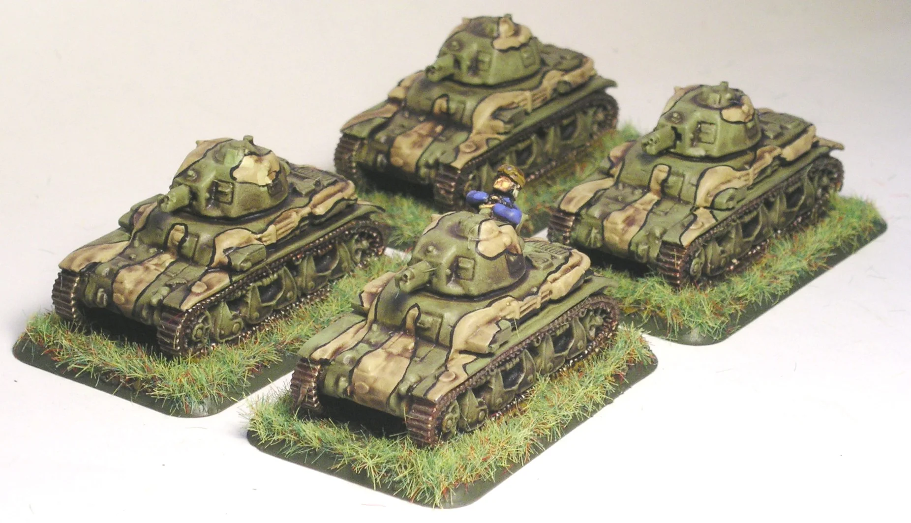 Renault R-35 tanks