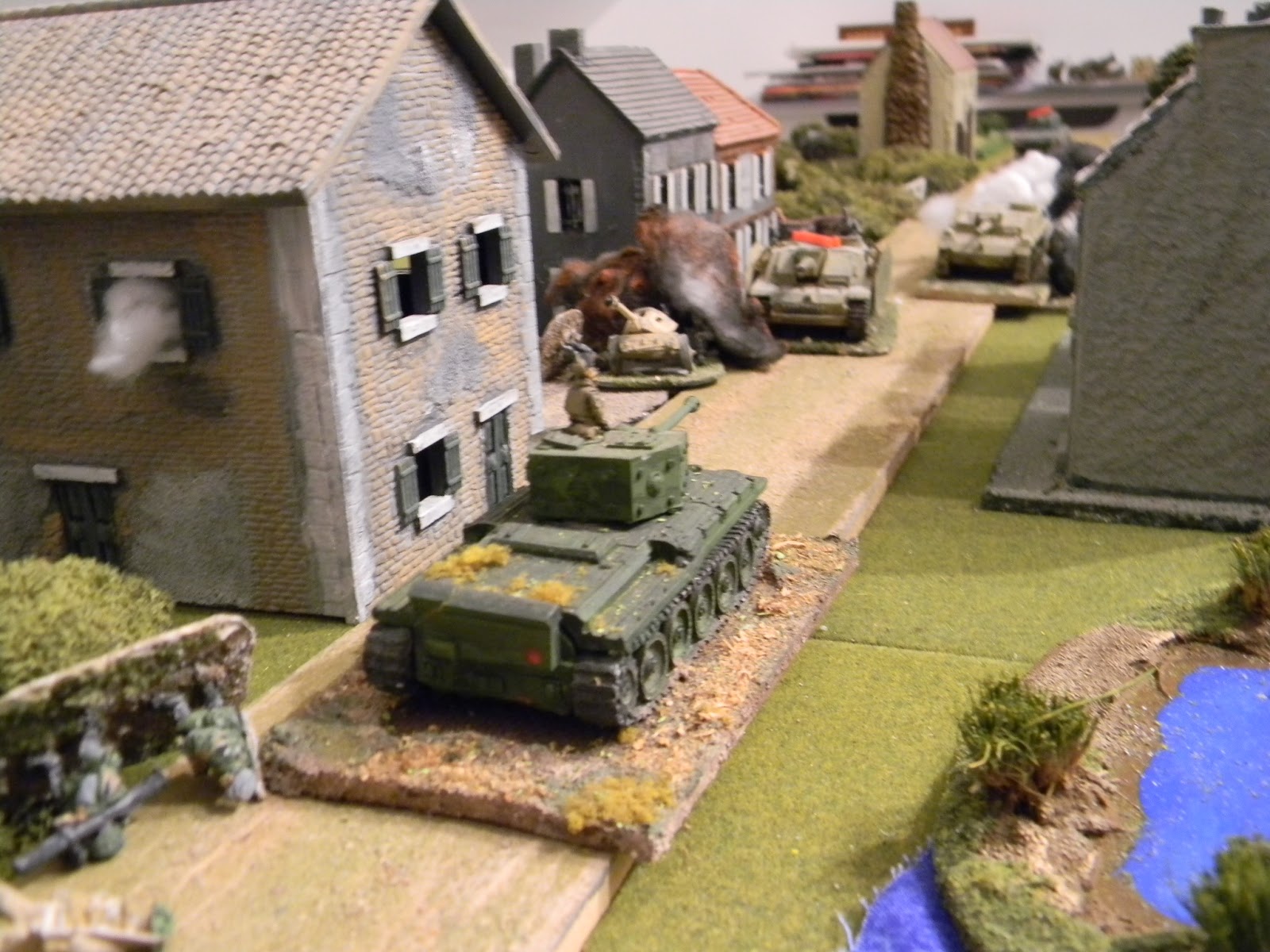 The tank CO now charges forward to engage the remaining STuG.