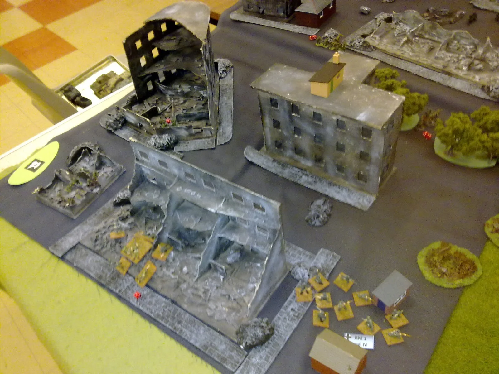 Germans take a second row building and claim more resource points