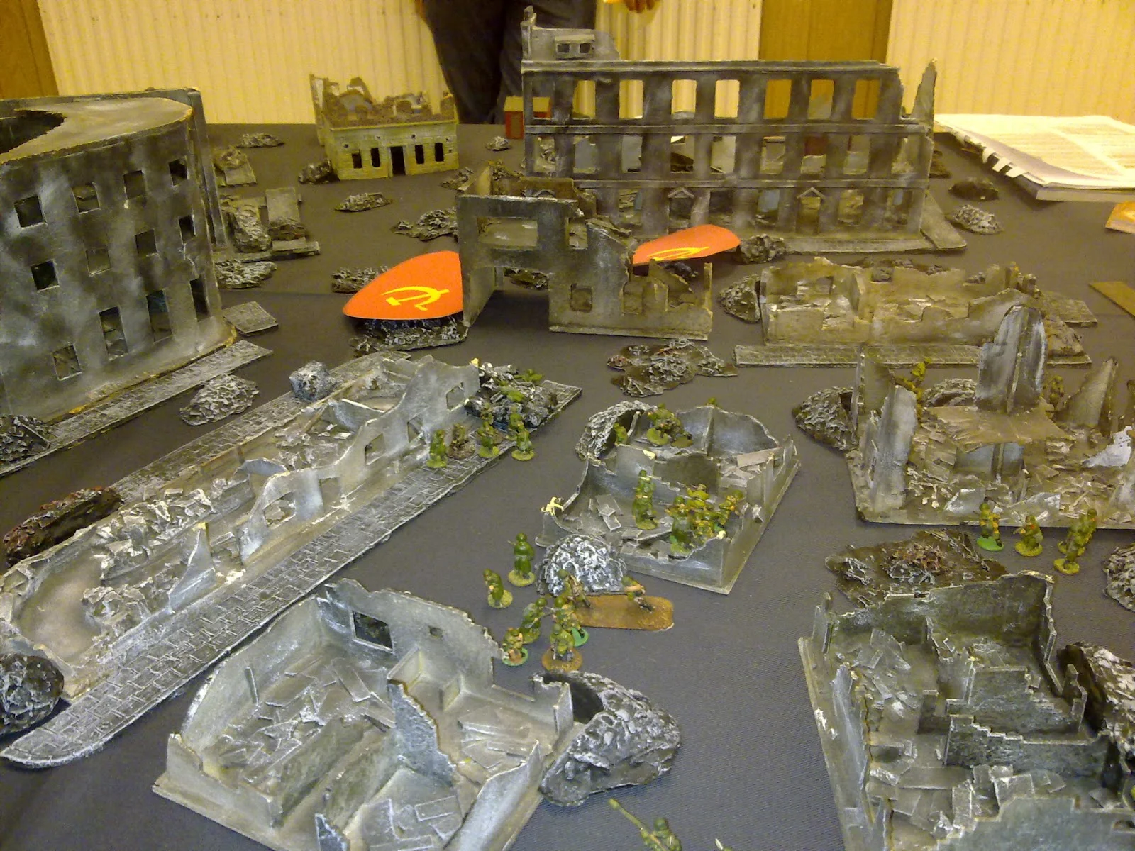 1st Platoon (Conscripts) now deployed in the foreground. Company HQ leading from the front.