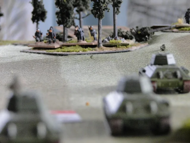 T34s engage Zug 2