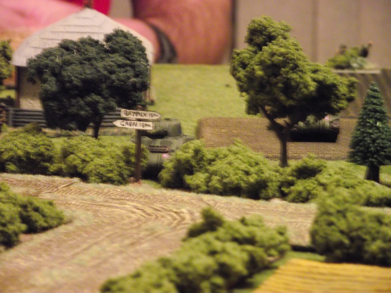   David moves up his Firefly to take up engage orders along the hedge.  