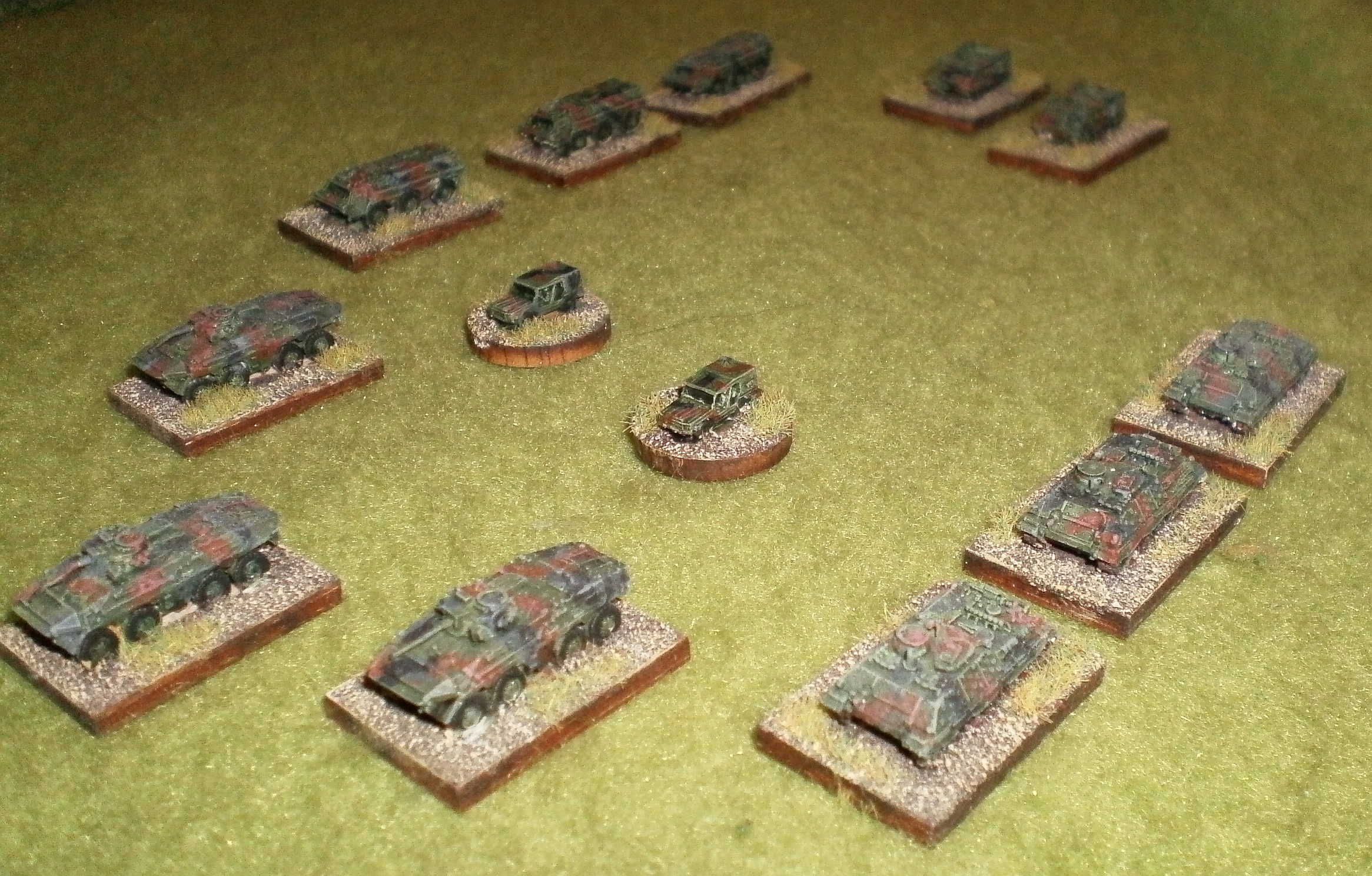 Second photo shows the various supports - three Luchs recon armoured cars, three Jaguar 2 tank destroyers, three Fuchs transport vehicles, 2 Iltis jeeps and finally some M106 mortar fire support.