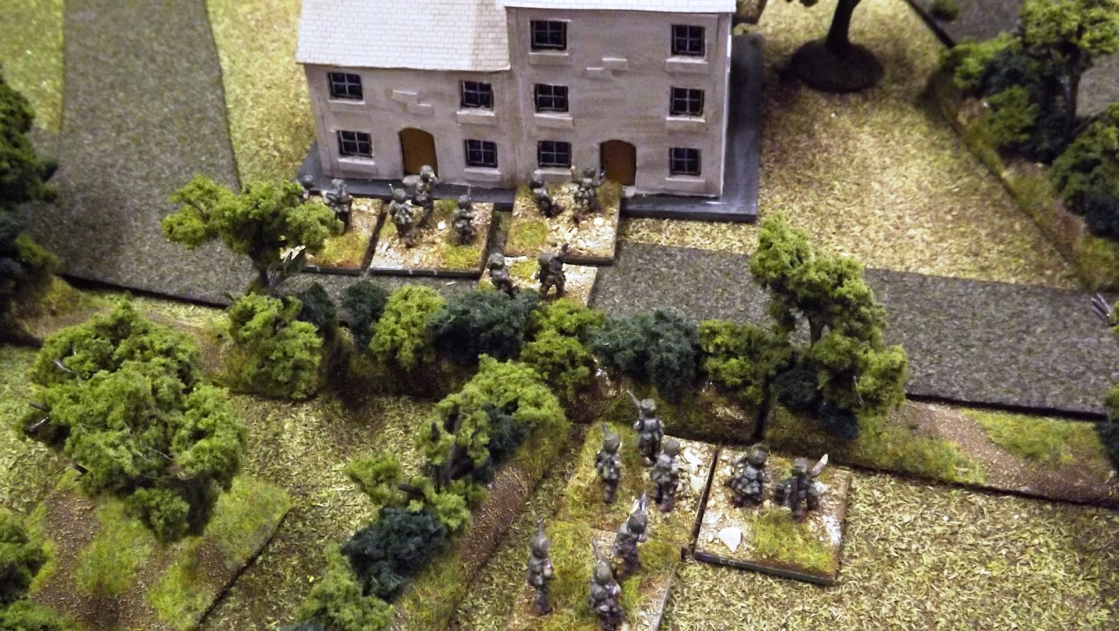 The Paras regroup for another push forward