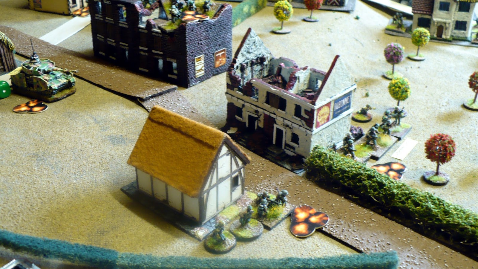  German defenders supported by PzIV