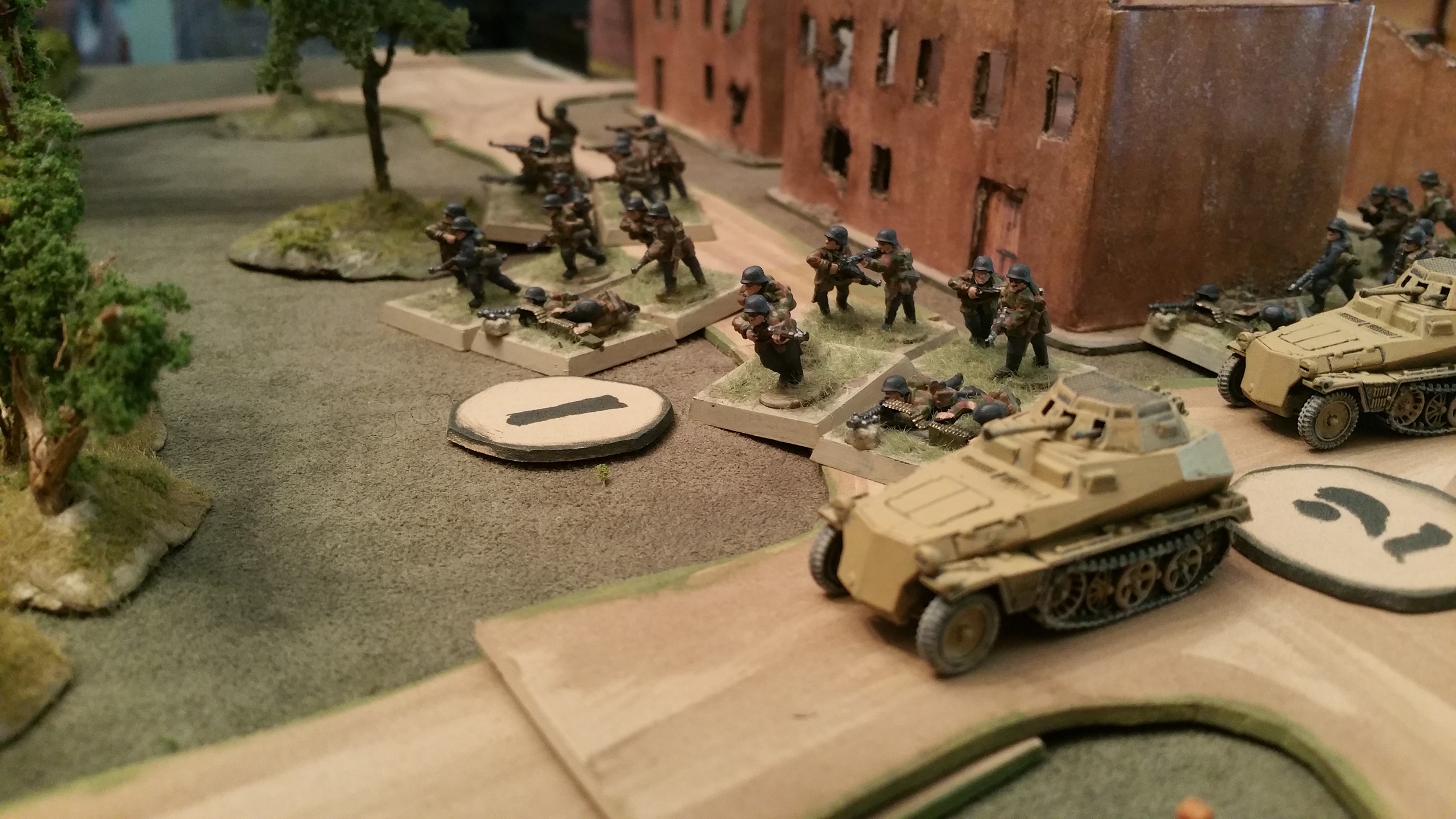 Scout SdKfz 250s Charge to Support
