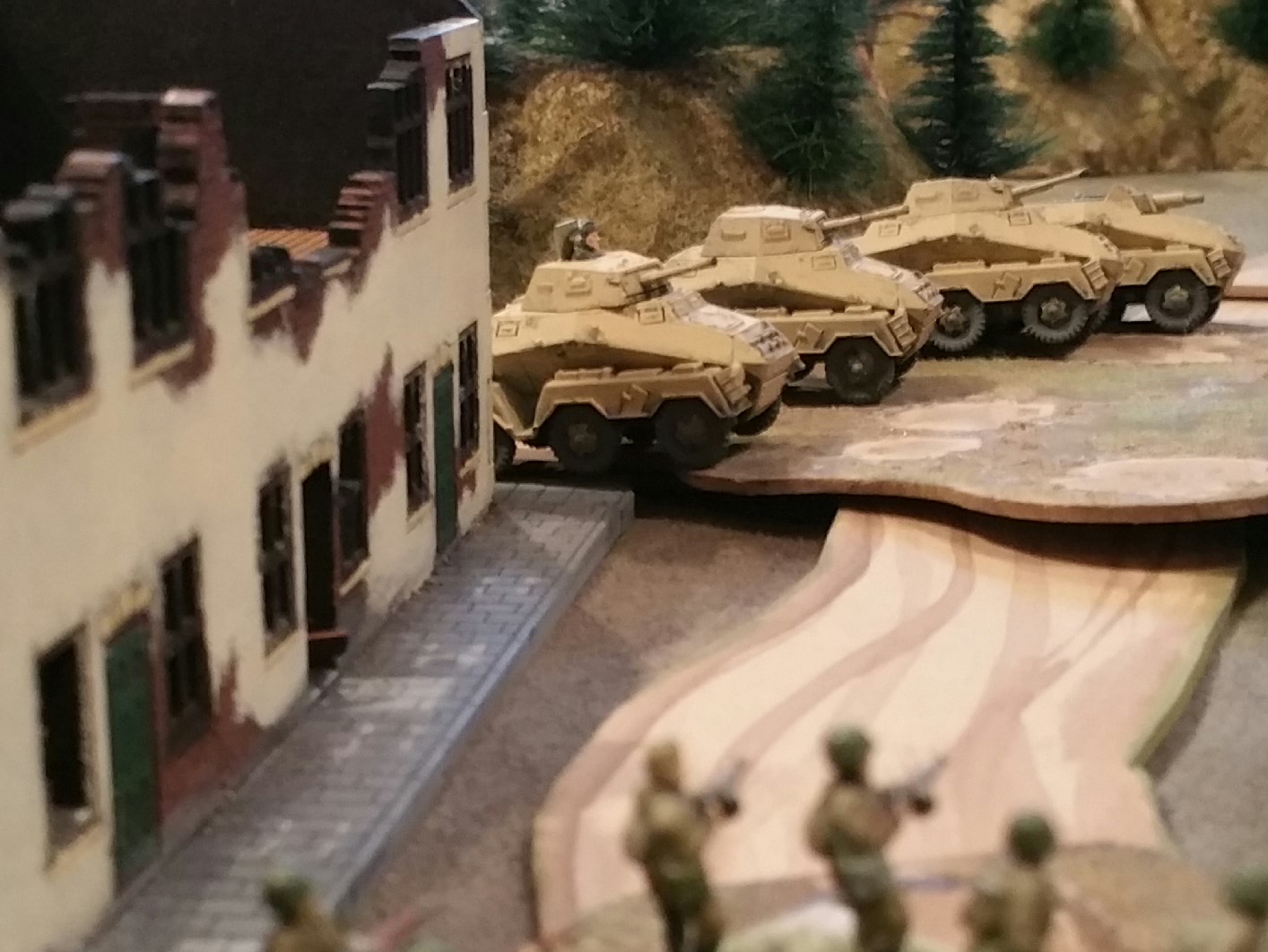 Recce Runs Into Russkies