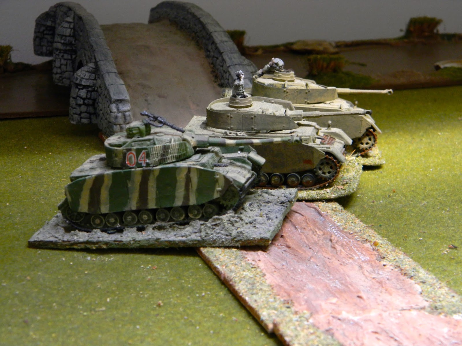 The Germans were quickest off the mark and a tank Zug quickly takes the road to the bridge and comes off Blinds.