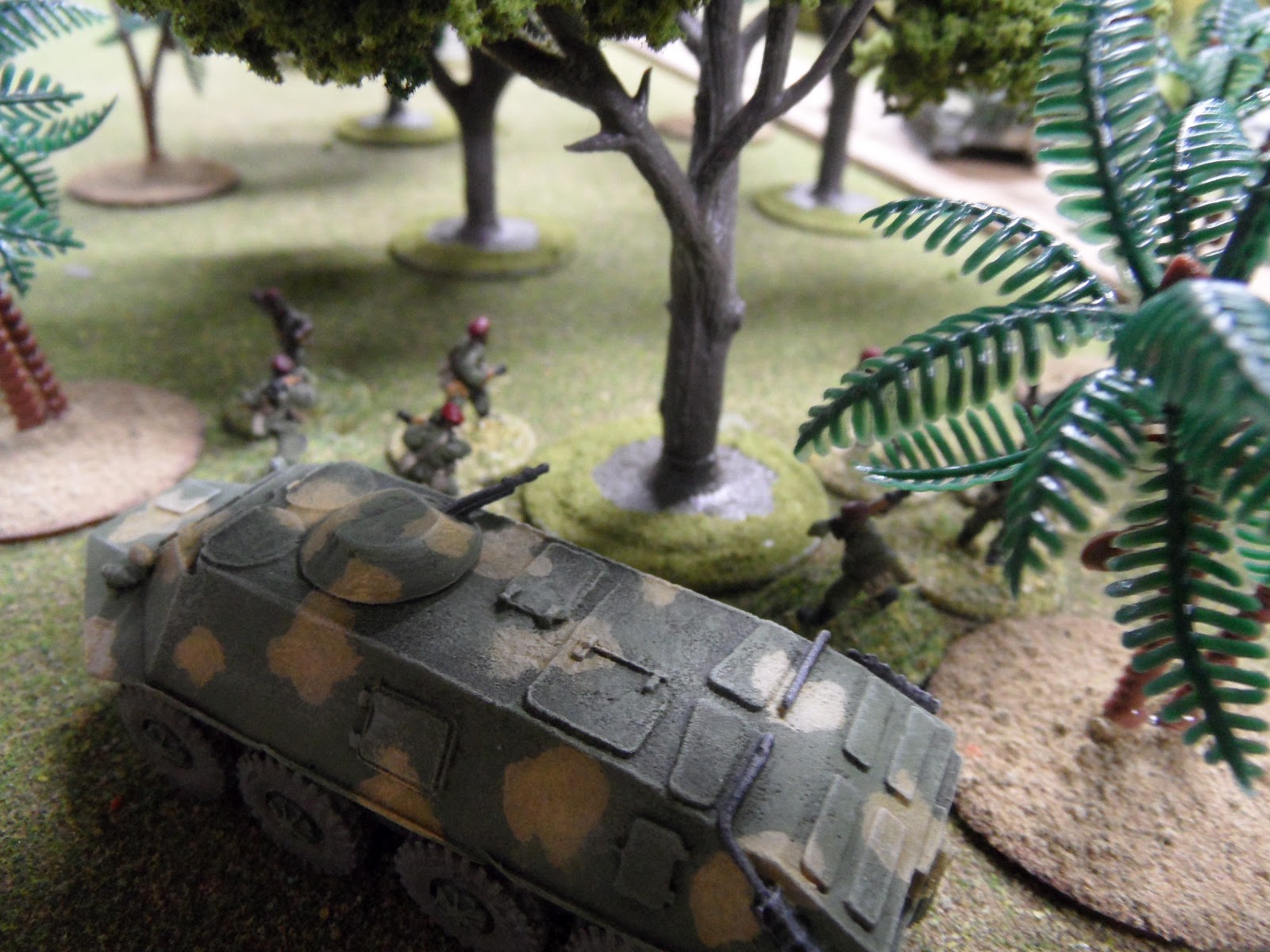  The Guards dismount from their APC. Note that the better trained troops chose to fight in the shade. 